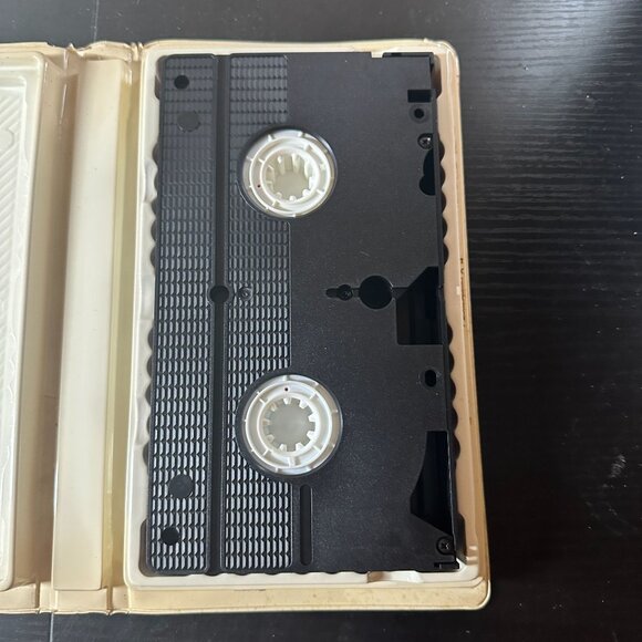 Walt Disneys The Aristocats Masterpiece VHS Rated G - Picture 5 of 5